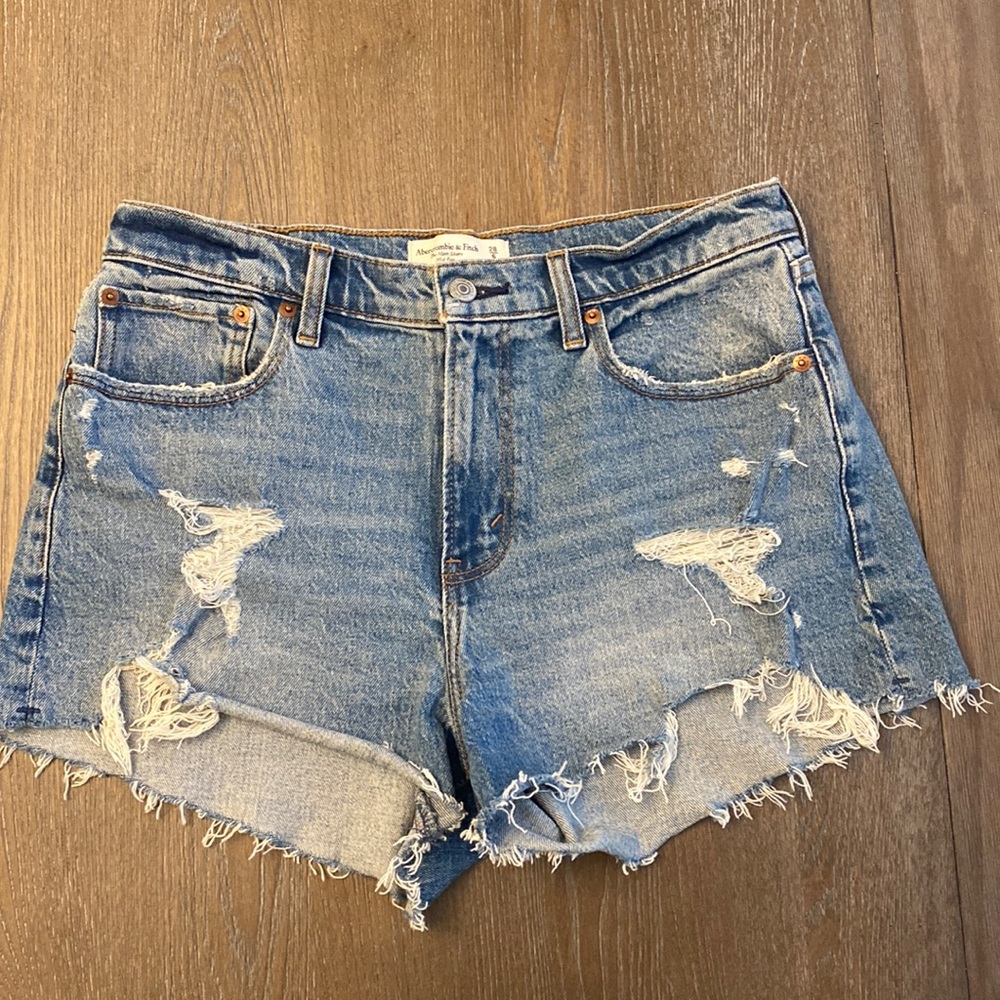 Abercrombie & Fitch curve love shorts size 28